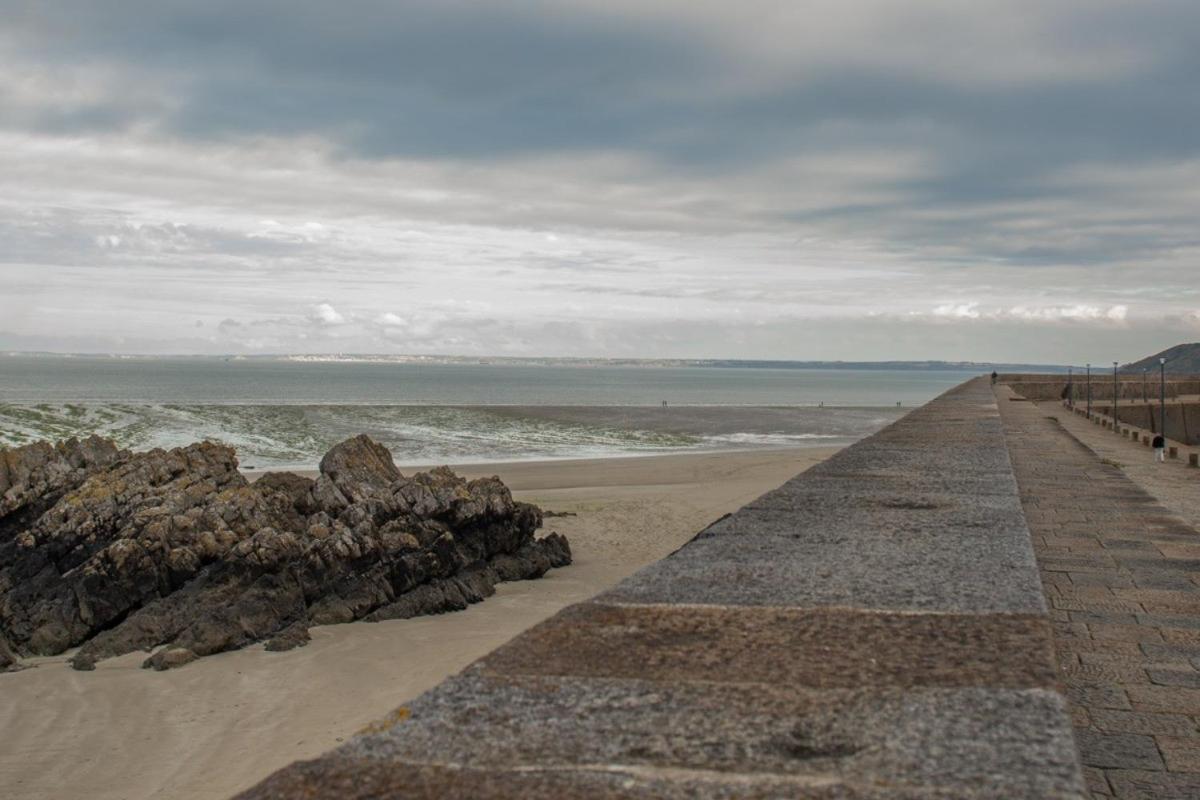 Au Bruit Des Vagues Apartman Binic Kültér fotó