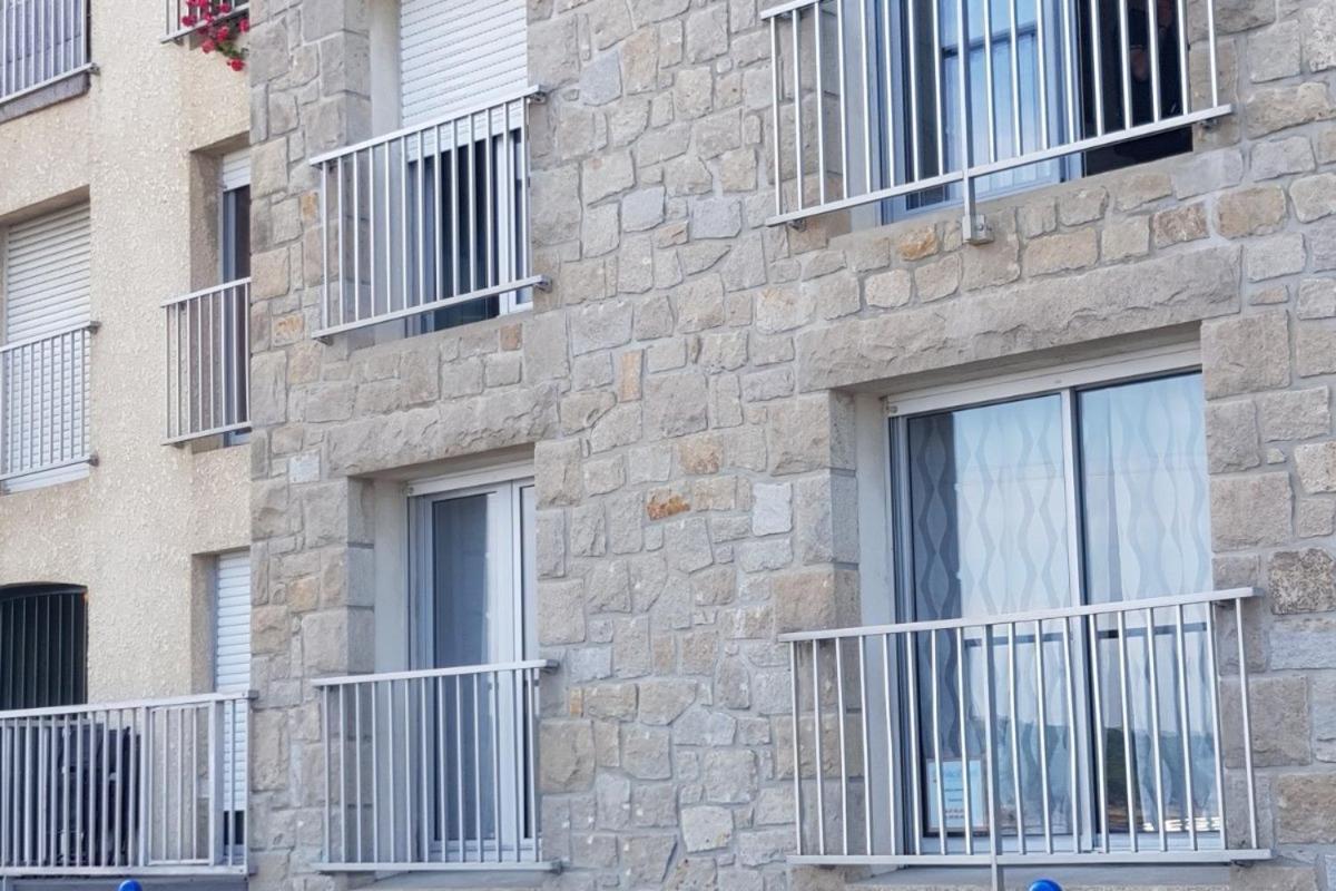 Au Bruit Des Vagues Apartman Binic Kültér fotó